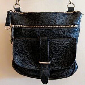 Roots Side Saddle Cervino Leather Cross Body Purse - Black